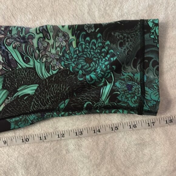 Lululemon Memoir Wunder Under hi rise capri length tight. - Picture 10 of 12